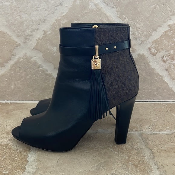 Michael Kors Winslow Open Toe - Picture 4 of 5